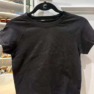 Women’s Monrow black cropped short sleeve tshirt size small